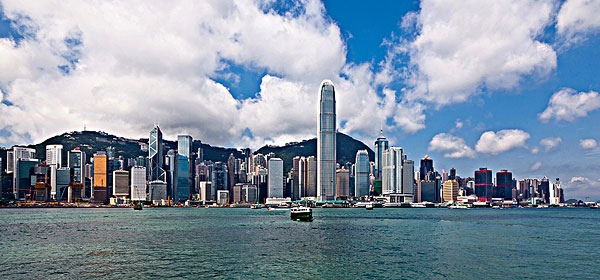 香港永明金融办公室自动屏风，多玛凯拔全自动垂直升降隔音墙