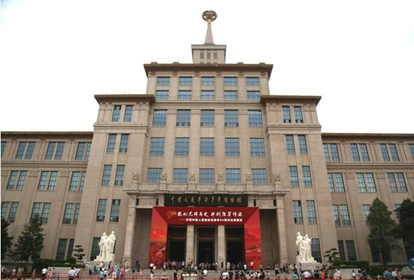 高6.25米，重2吨，中国人民革命军事博物馆铜门安装电动开关
